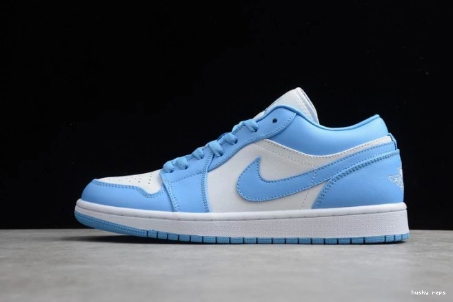 Husky Jordan (W) Air 1 Low UNC AO9944-441 0808